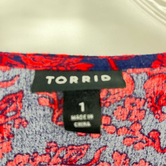 Torrid Plus Size V-Neck Crochet Trim Lace Up Tie Long Sleeve Blouse/Top Size 1 - Picture 4 of 5